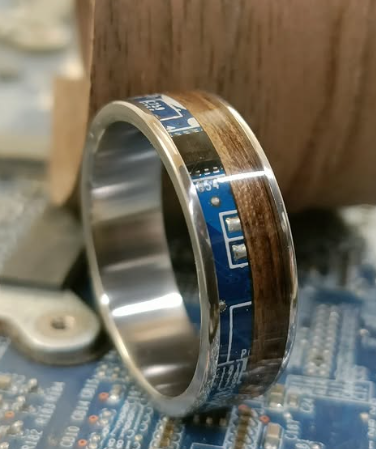 Bague en noyer et circuit imprimait nano bugs Ytak